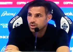 Fabregas i-a tăiat aripile lui Chivu și i-a bătut obrazul șefului de la Inter: "Să ne arate respect!"