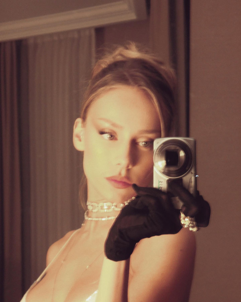 ester_exposito_1663266354_2928012856679267094_386189519