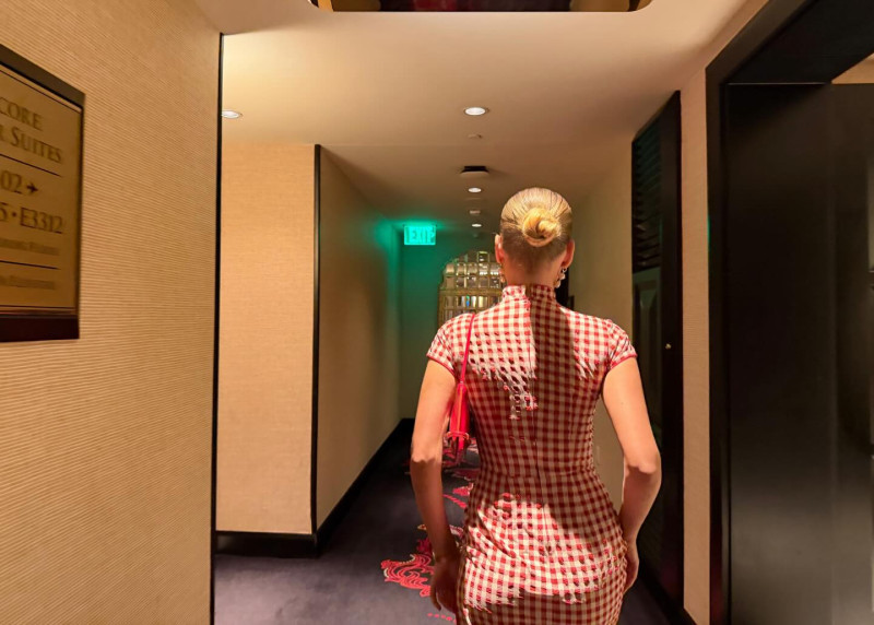 ester_exposito_1764257239_3775185808370979698_386189519