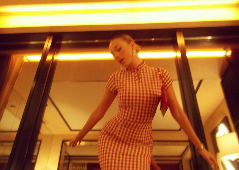 ester_exposito_1764257239_3775185808362604981_386189519