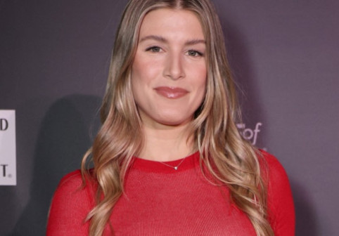 "Nu știam cât e de scurtă sau de transparentă!" Eugenie Bouchard a apărut la un eveniment cu o rochie pe care nu o probase