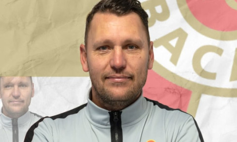 Un român și-a invitat socrii bogați la restaurant și a trimis hoțul acasă. Apoi, a început să plângă. Ce pedeapsă a primit