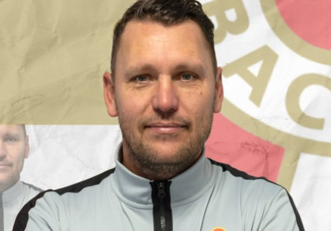 Un român și-a invitat socrii bogați la restaurant și a trimis hoțul acasă. Apoi, a început să plângă. Ce pedeapsă a primit