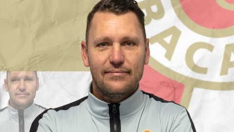 Un român și-a invitat socrii bogați la restaurant și a trimis hoțul acasă. Apoi, a început să plângă. Ce pedeapsă a primit