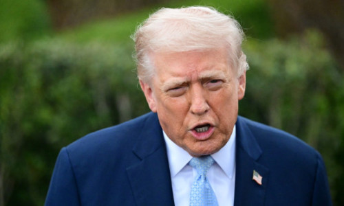 Așteptat să facă anunțul cerut de toată planeta, Donald Trump i-a lăsat pe toți fără cuvinte: ”Asta vor face?”