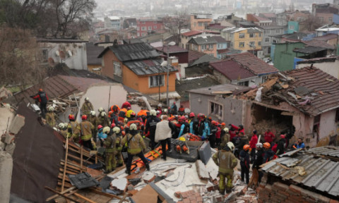 Explozie puternică și două clădiri prăbușite! Prima variantă a anchetatorilor