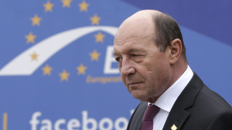 Traian Băsescu a fost convins și a dat banii: ”El l-a păcălit pe șacalul ăsta de Băsescu! Genial”