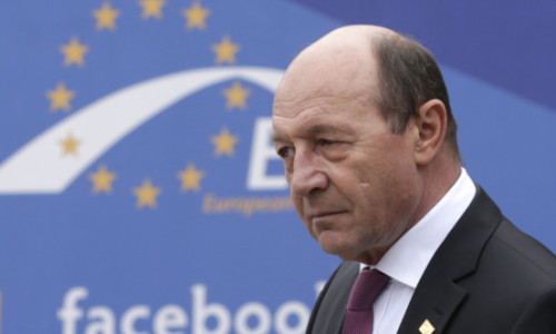 Traian Băsescu a fost convins și a dat banii: ”El l-a păcălit pe șacalul ăsta de Băsescu! Genial”