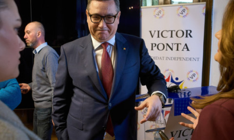 Surprins cu tricoul Turciei pe sub cel al României, Victor Ponta a reacționat rapid