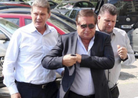 Îşi umilea angajaţii plătiţi cu 1.200 de lei pe lună. A fost cel mai bogat român, dar averea s-a "evaporat"