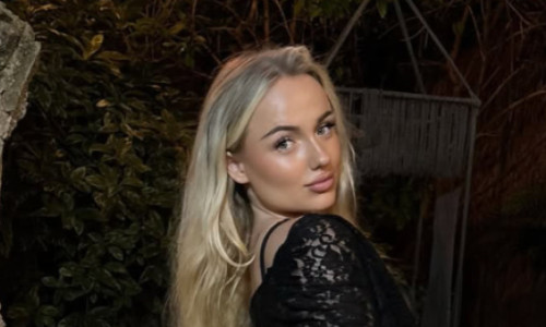 Renegată și jignită de propriii părinți, a luat o decizie la care nu se aștepta nimeni. Are doar 20 de ani