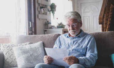 Pensie crescută cu 1.100 lei în instanță. Casa de pensii a calculat greșit punctajele. Ce a lucrat pensionarul?