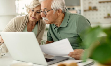 Se schimbă vârsta standard de pensionare. Când ieși la pensie în funcție de anul în care te-ai născut?