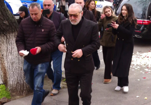 Cum l-au numit grecii pe Gigi Becali, după ce au văzut cum a apărut la înmormântarea lui Mircea Lucescu