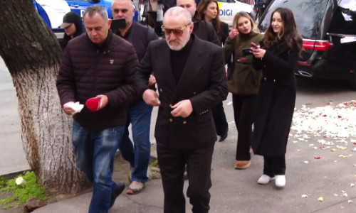 Cum l-au numit grecii pe Gigi Becali, după ce au văzut cum a apărut la înmormântarea lui Mircea Lucescu