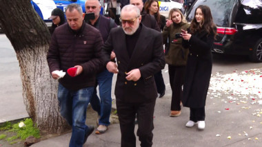 Cum l-au numit grecii pe Gigi Becali, după ce au văzut cum a apărut la înmormântarea lui Mircea Lucescu