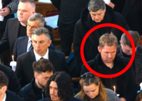 FOTO Apariție total neașteptată la înmormântarea lui Mircea Lucescu! Nu l-a recunoscut mai nimeni