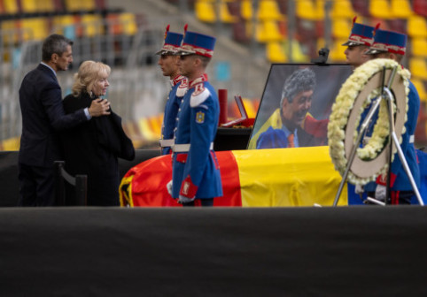 A vrut să-și ia rămas bun de la Mircea Lucescu, dar s-a întors din drum! Ce aștepta din partea Guvernului