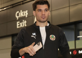 Au bătut palma! Ianis Hagi pleacă la vizita medicală