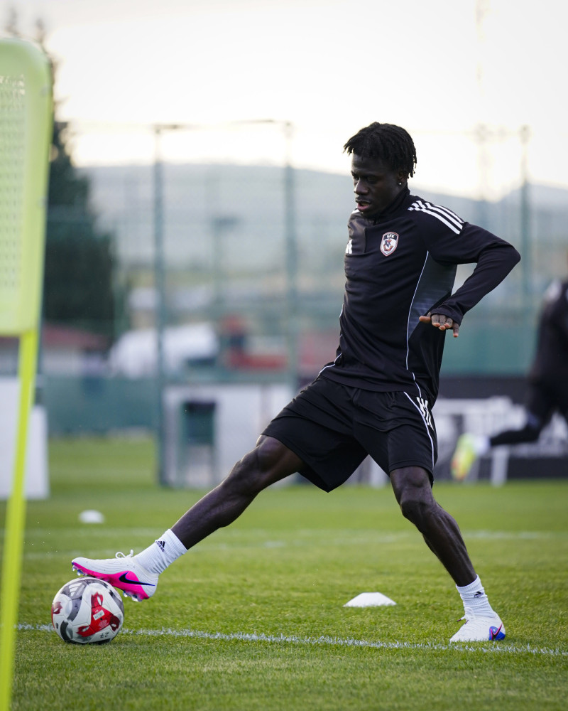 antrenament gaziantep mirel radoi (20)
