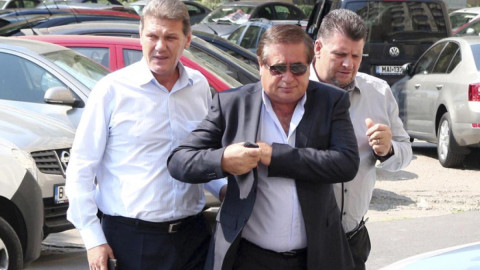 Miliardarul român se însoară, cu o zi înainte să împlinească 72 de ani. Viitoarea soție, în prim-plan