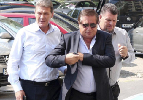 Miliardarul român se însoară, cu o zi înainte să împlinească 72 de ani. Viitoarea soție, în prim-plan