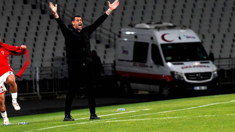 Caz neverosimil în Europa! Și-au dat antrenorul afară a cincea oară, după 0-1 cu ultimul loc