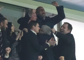 Prințul William a "explodat"! Imagini rar întâlnite cu moștenitorul tronului britanic, pe Villa Park