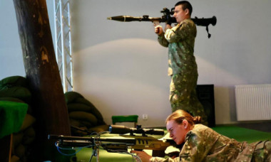 Banii din Pilonul II de pensii vor putea fi investiți în industria de armament. Toate partidele sunt de acord