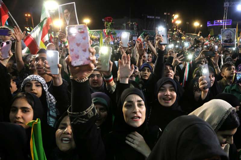 Fans gather in Tehran for Iran World Cup ceremony