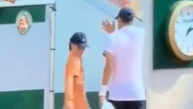 Imaginile care au produs revoltă la Roland Garros: ”Așa tratează o fetiță!”. Jucătorul a rupt tăcerea
