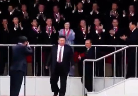 S-au întors la Phenian din Coreea de Sud și au ajuns față în față cu Kim Jong Un. Imaginile au făcut înconjurul lumii