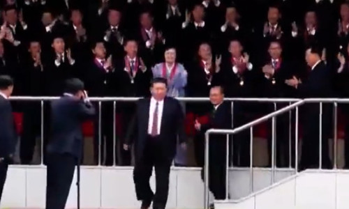 S-au întors la Phenian din Coreea de Sud și au ajuns față în față cu Kim Jong Un. Imaginile au făcut înconjurul lumii