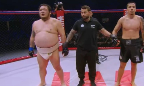 ”Cea mai ciudată luptă”: a intrat în ring cu un adversar cu aproape 90 de kilograme mai greu și ce a urmat i-a surprins pe toți