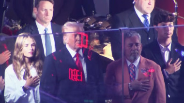 Singurul gest al lui Donald Trump, după ce 20.000 de oameni au făcut același lucru când l-au văzut