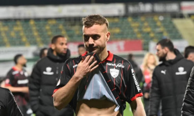 George Pușcaș s-a operat la Londra. Atacantul lui Dinamo ratează cantonamentul și startul sezonului. Când revine