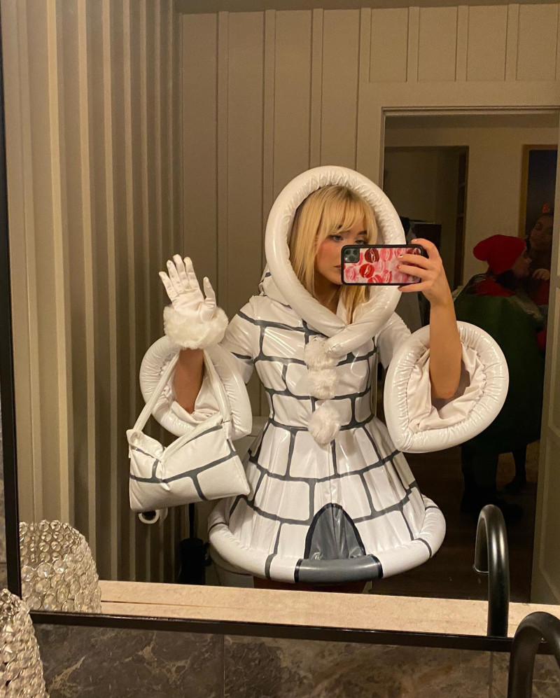 sabrinacarpenter_1730484926_3491883110051342132_8713286