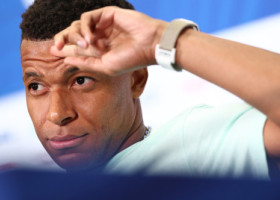 Victima unui atac josnic, Kylian Mbappe a răspuns rapid: "O femeie demnă de dispreț!"