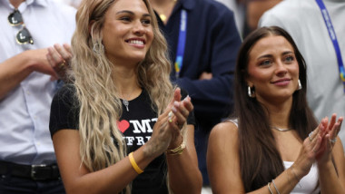 Iubita unui sportiv de TOP a făcut show în tribune la US Open! Tricoul cu mesajul care i-a lăsat pe fani fără replică