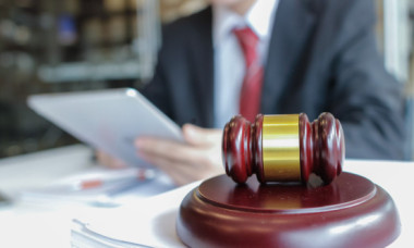 Fostul judecător CCR Lăzăroiu, panicat că nu mai sunt bani de pensii. El are o pensie specială de 10.000 euro