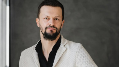 Românul care a ajuns de la muncitor necalificat la o avere de zeci de milioane de euro. Ce studii are