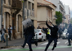 Parisul, ca după război. Strigătul disperat al lui Emmanuel Petit și imagini cu puternic impact emoțional