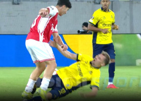 "Imagini groaznice": Darius Olaru, făcut knockout în UEFA Europa League! OUT în minutul 30