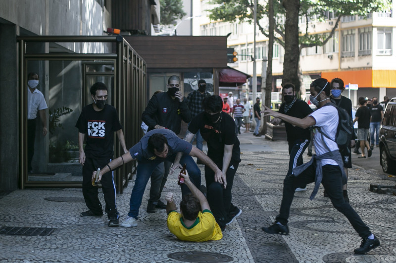 Bolsonaro Supporters and Rio de Janeiro Governor Wilson Witzel Protesters Clash Amidst the Coronavirus (COVID - 19) Pandemic