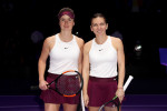 Simona Halep și Elina Svitolina, după meciul de la Turneul Campioanelor / Foto: Getty Images