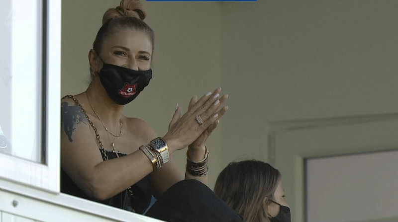 Anamaria Prodan, în tribune la un meci jucat de Hermannstadt / Foto: Captură Digi Sport