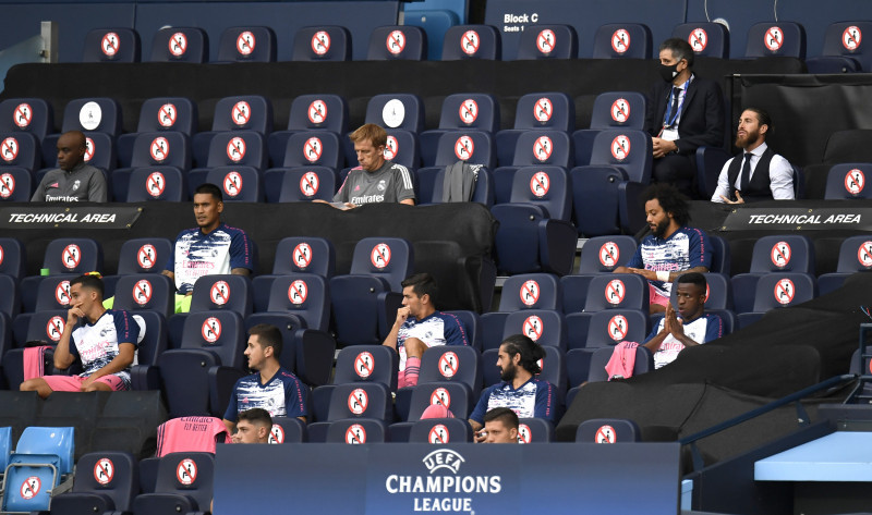 Sergio Ramos, în tribune la meciul dintre Manchester City și Real Madrid / Foto: Getty Images
