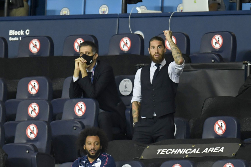 Sergio Ramos, în tribune la meciul dintre Manchester City și Real Madrid / Foto: Getty Images