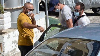 Englezii, contrariați de imaginile cu căpitanul lui United arestat în Grecia. Starul a lovit un polițist și a vrut să dea mită