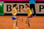 Simona Halep și Monica Niculescu, într-un meci de FED Cup / Foto: Sport Pictures